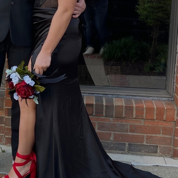 Prom dress - Picture 2 of 13